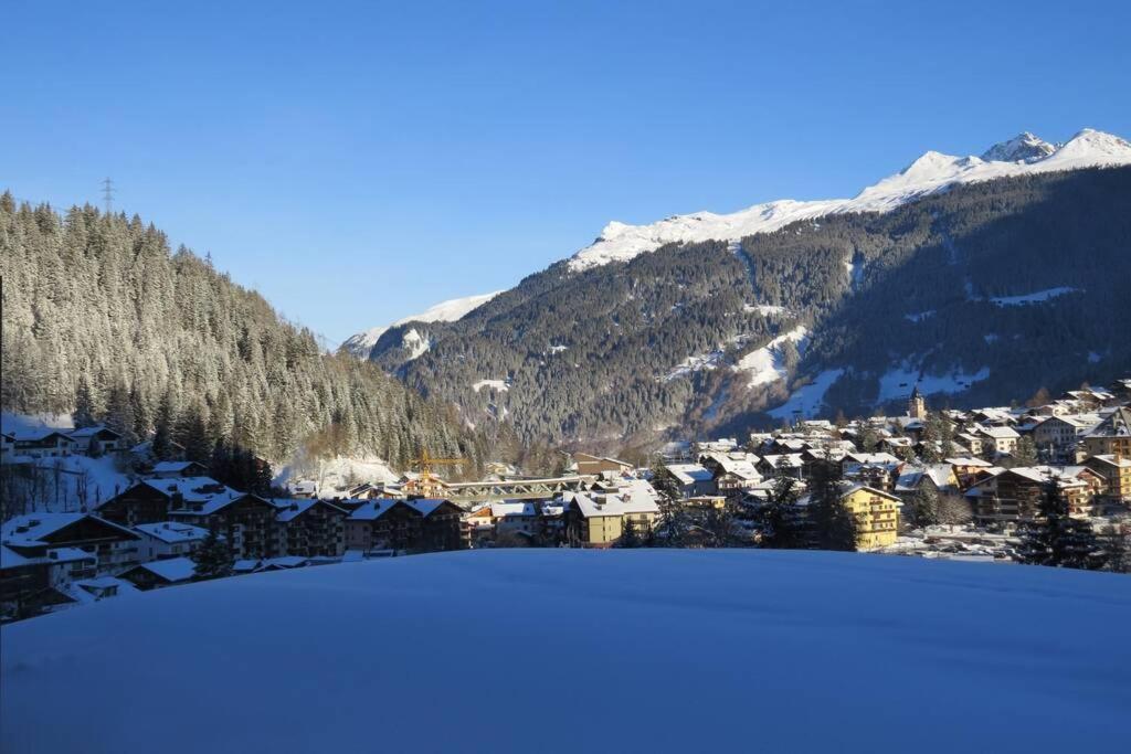 Appartement In Hus Signal Met Prachtig Uitzicht Op De Bergen Klosters Eksteriør bilde
